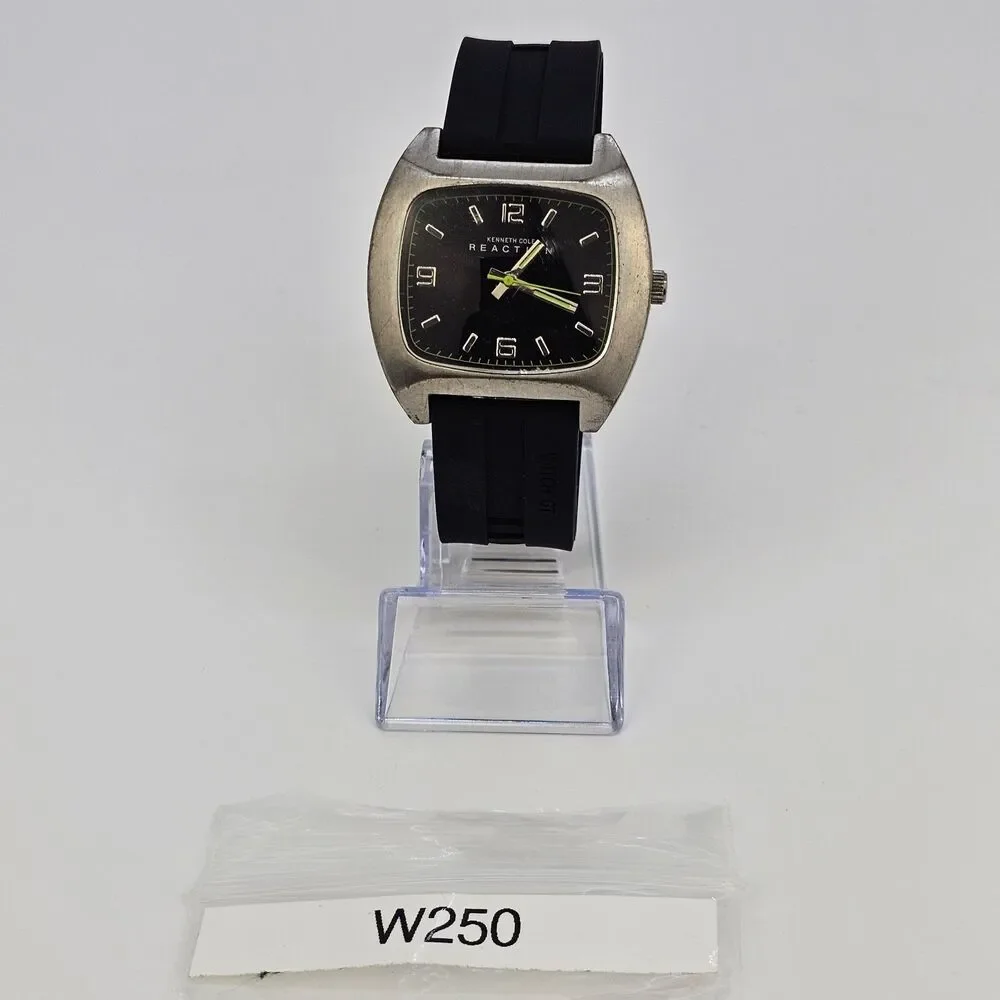 Kenneth Cole Reaction Men's Watch 42mm Black Dial New Plastic‎ Bands New Battery